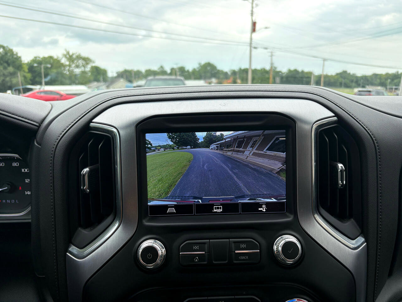 Used 2022 GMC Sierra 2500 SLE w/ SLE Value Package; image 19