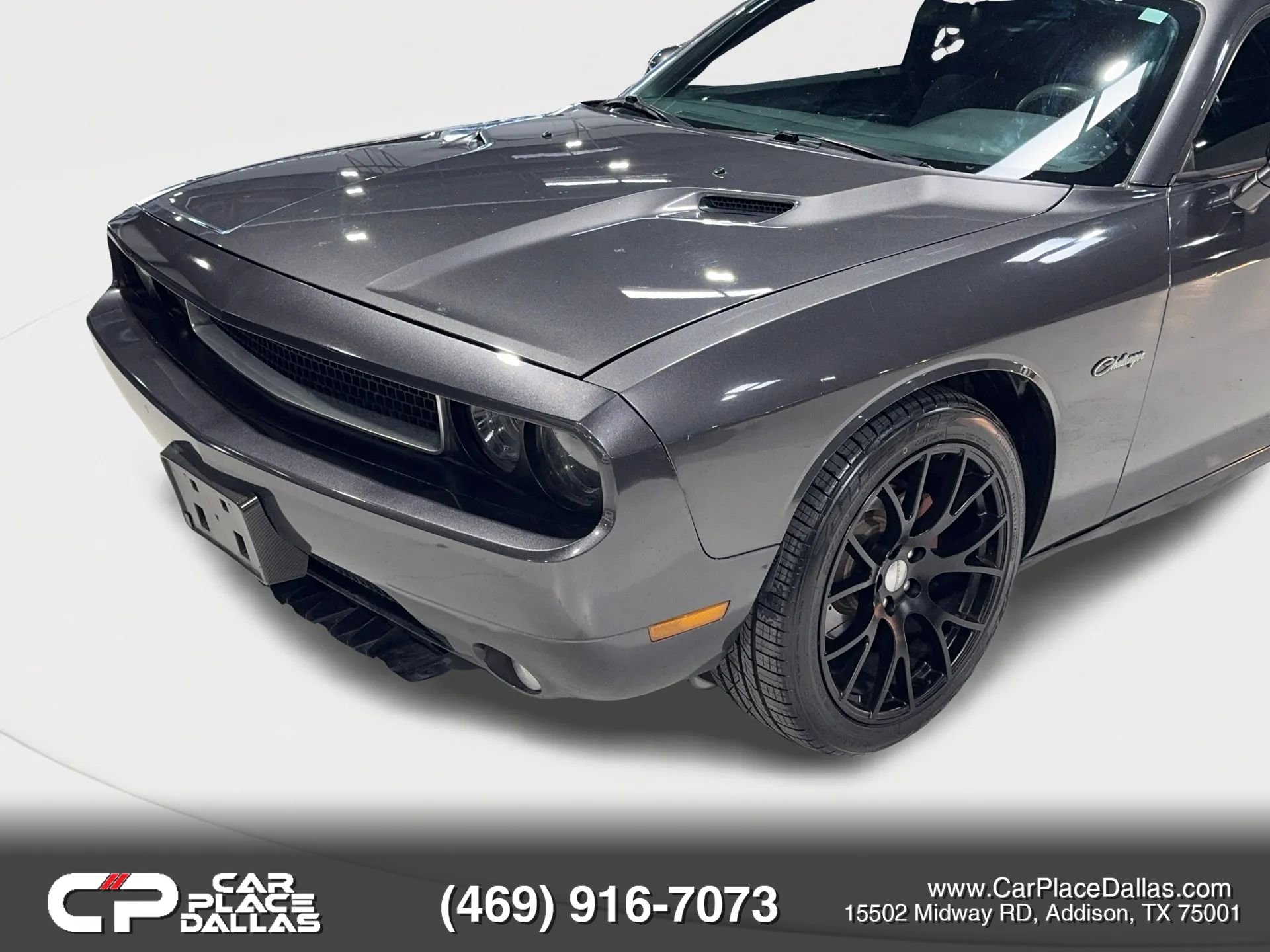 Used 2014 Dodge Challenger SXT RWD image 6