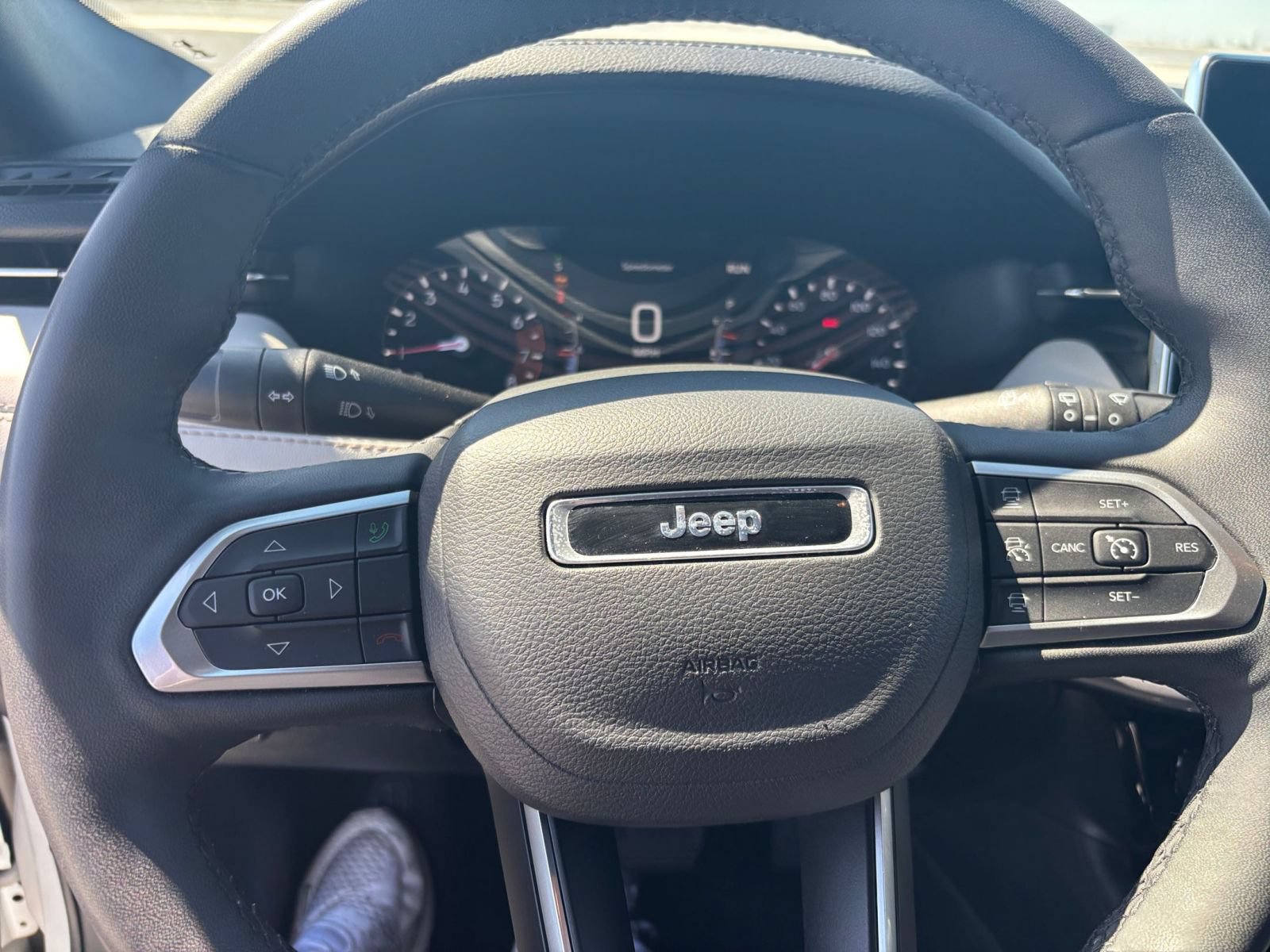 Used 2025 Jeep Compass Limited AWD/4WD image 29