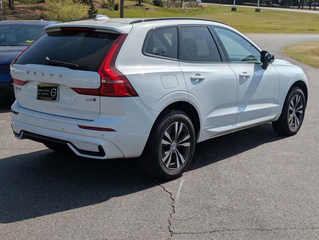 Used 2024 Volvo XC60 B5 Core AWD/4WD image 4