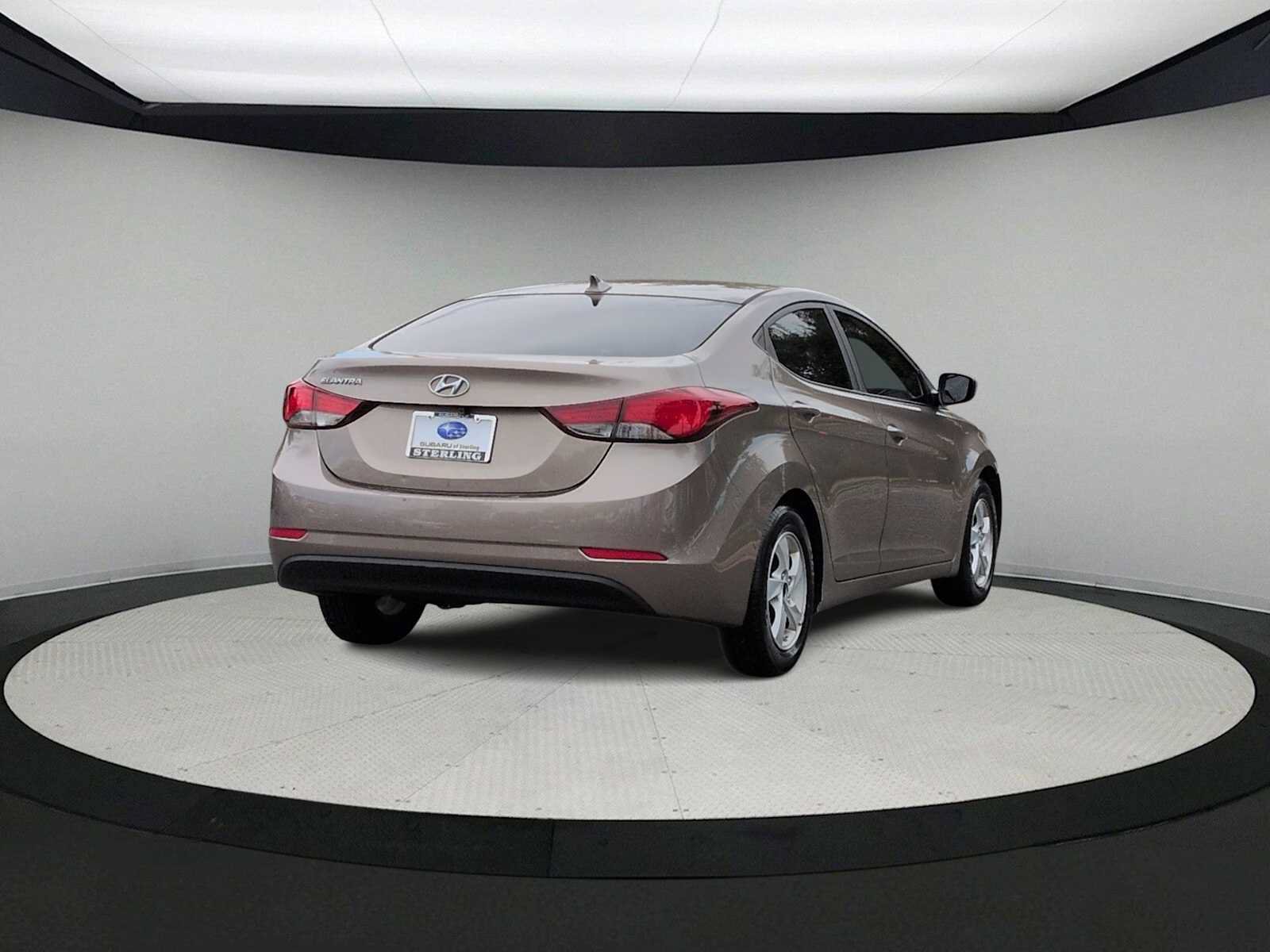 Used 2015 Hyundai Elantra SE FWD image 8