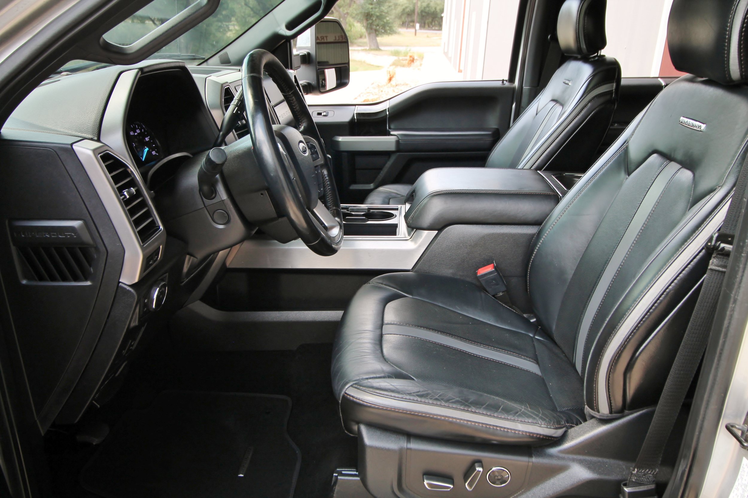 Used 2019 Ford F350 Platinum w/ Platinum Ultimate Package AWD/4WD image 23