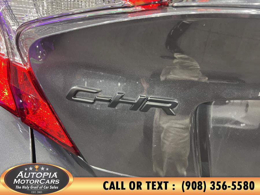 Used 2022 Toyota C-HR XLE FWD image 34