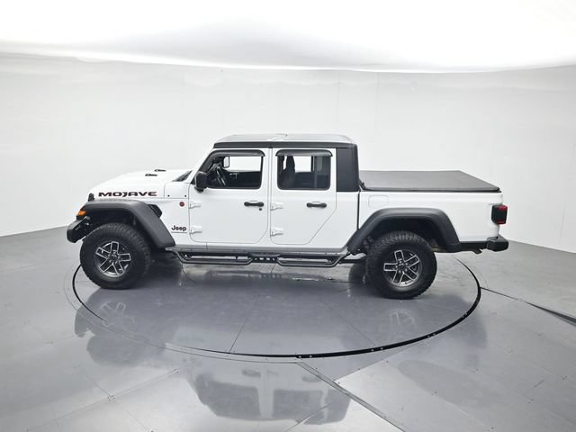 Used 2024 Jeep Gladiator Mojave w/ Technology Group AWD/4WD image 30