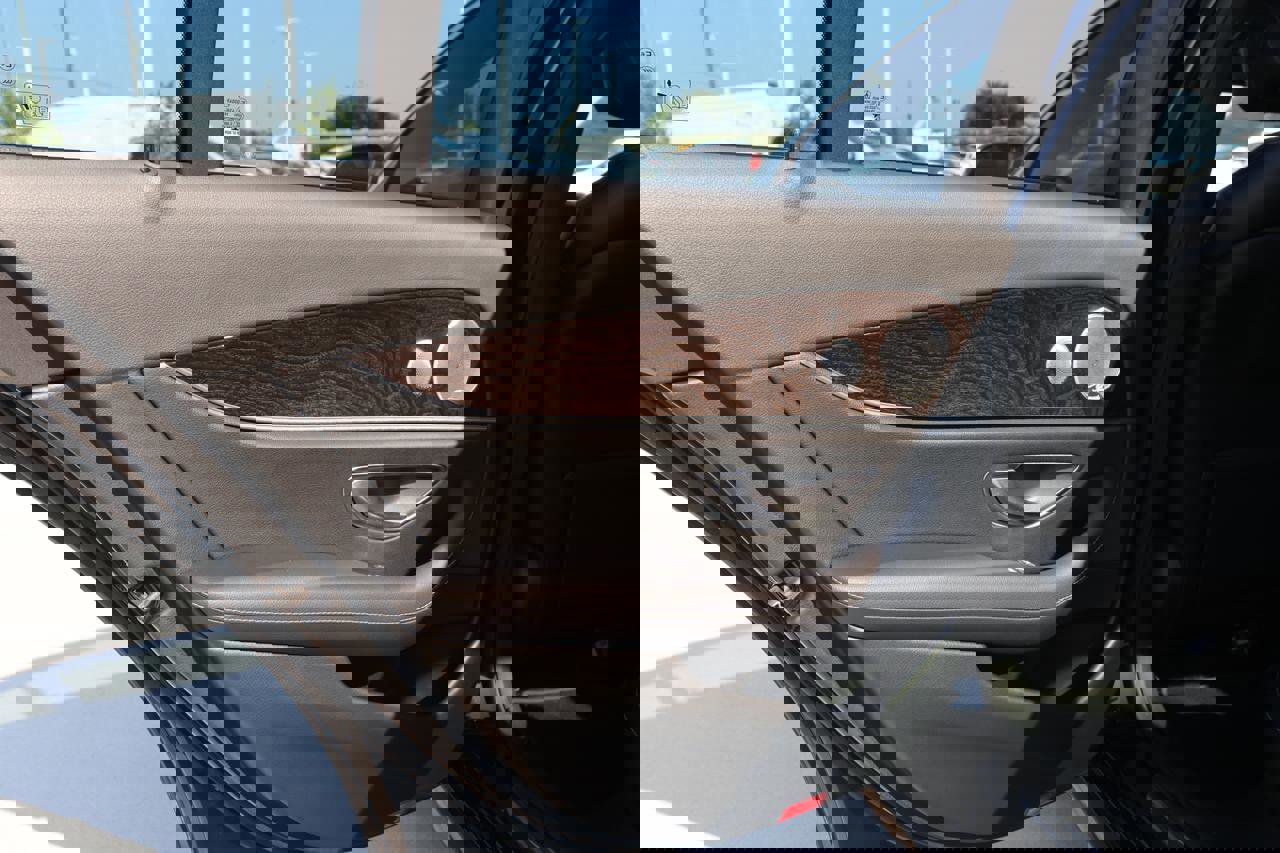 Used 2018 Mercedes-Benz E 300 image 26