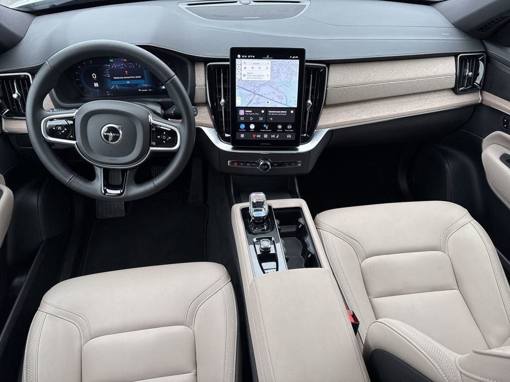 Used 2025 Volvo XC90 B6 Plus image 22