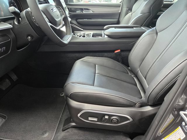 New 2026 Jeep Grand Wagoneer Limited AWD/4WD image 9