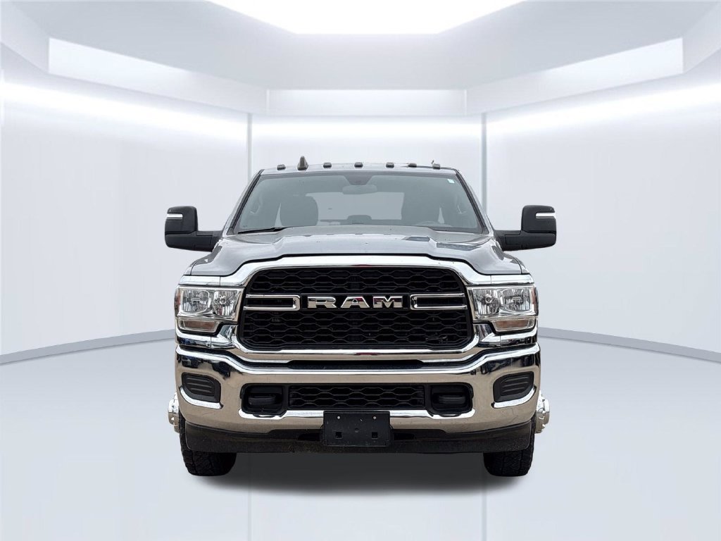 Used 2024 RAM 3500 Tradesman w/ Chrome Appearance Group AWD/4WD image 12