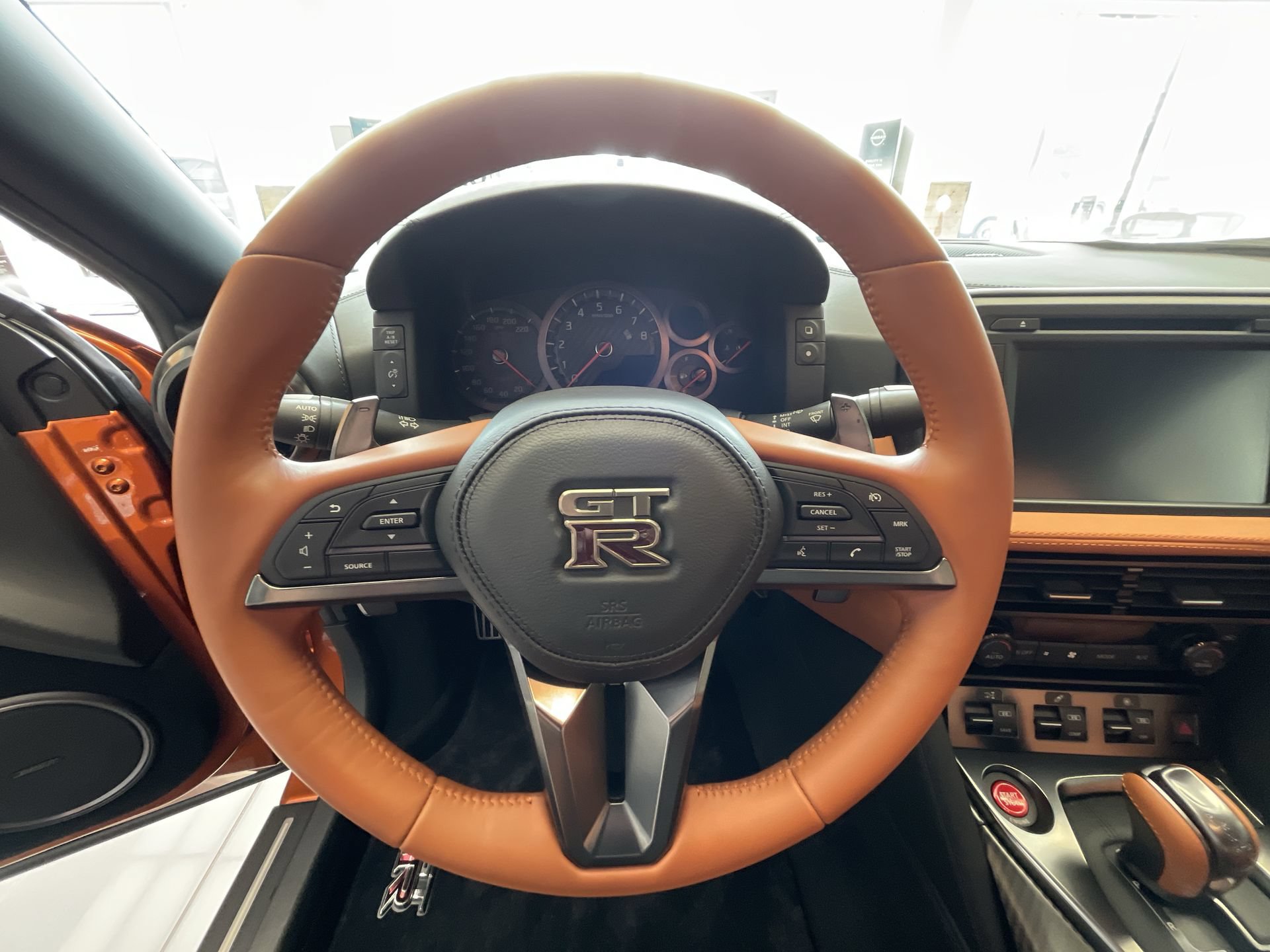 Used 2018 Nissan GT-R Premium w/ Premium Interior Package AWD/4WD image 15