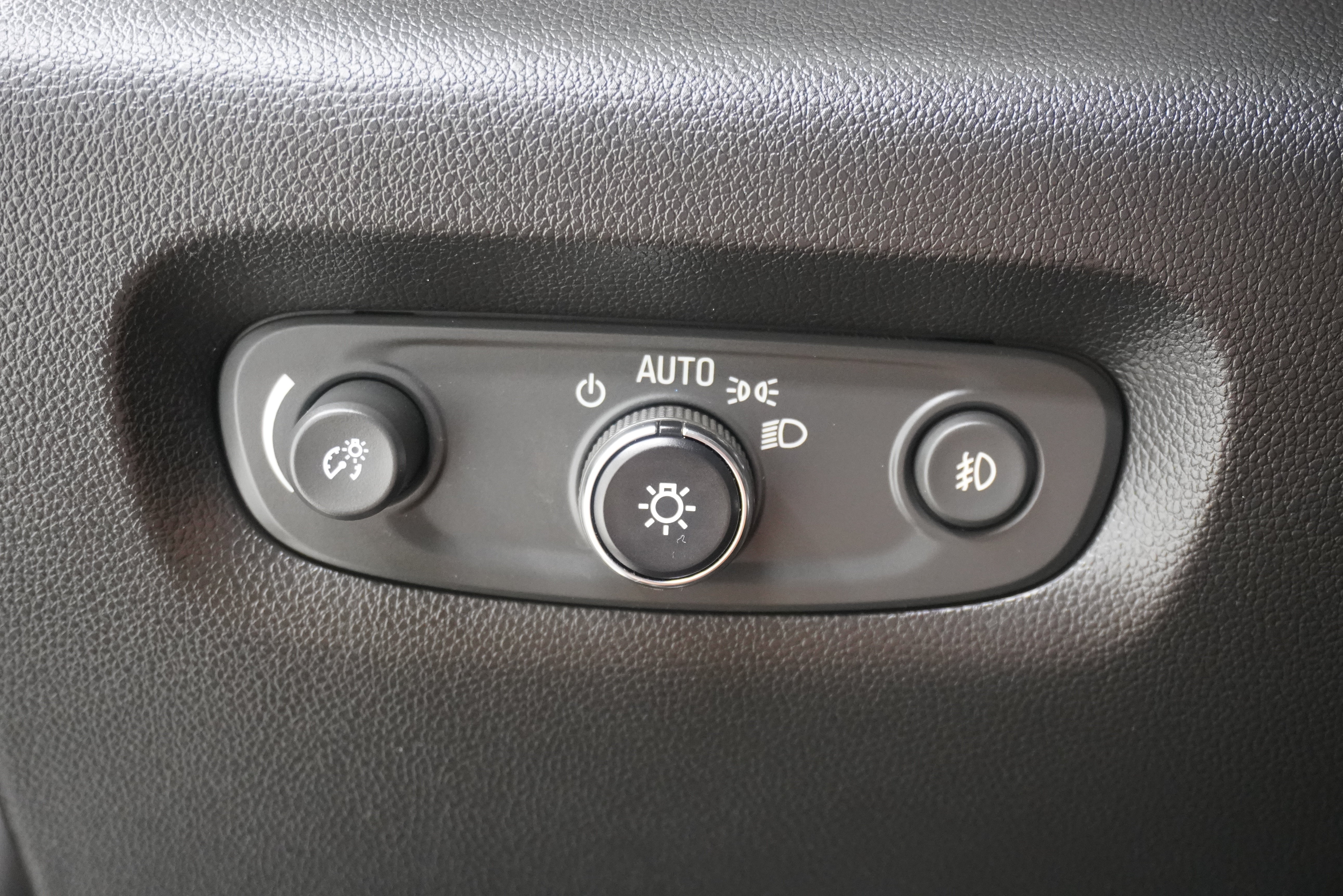 Used 2020 Chevrolet Traverse LT FWD image 26