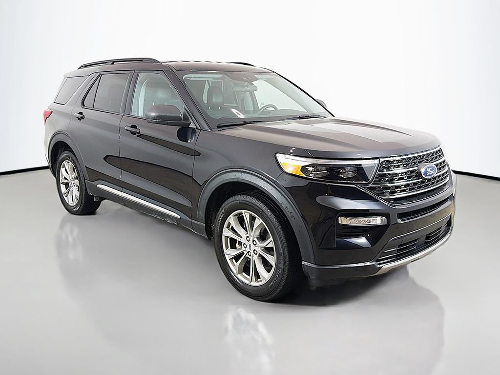 Used 2024 Ford Explorer XLT w/ Equipment Group 202A AWD/4WD image 40