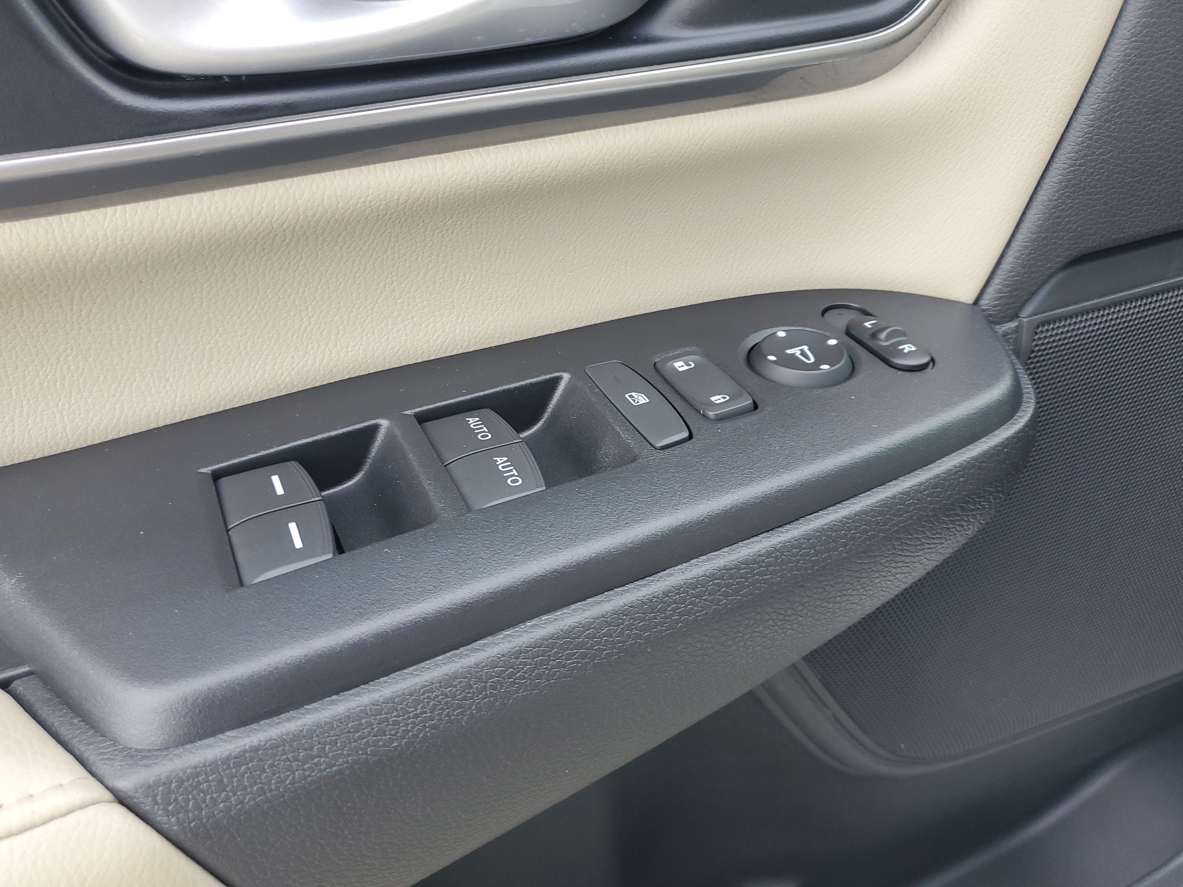 Used 2021 Honda CR-V Touring image 24