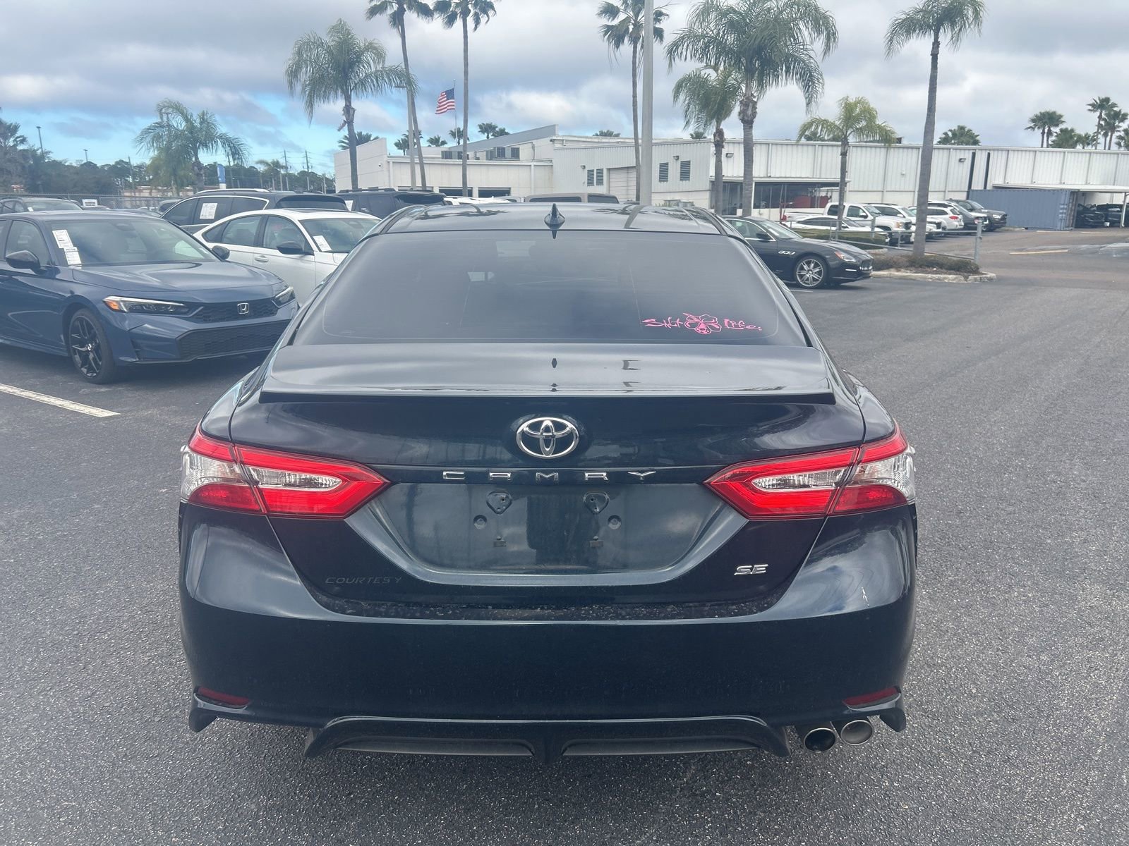 Used 2019 Toyota Camry SE image 6