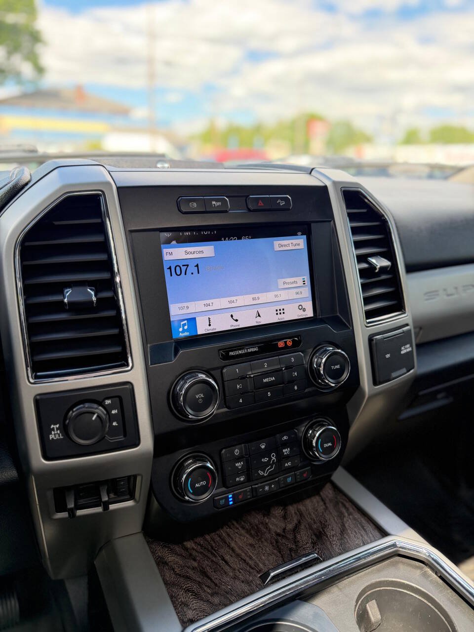 Used 2019 Ford F250 Lariat w/ Lariat Ultimate Package AWD/4WD image 23