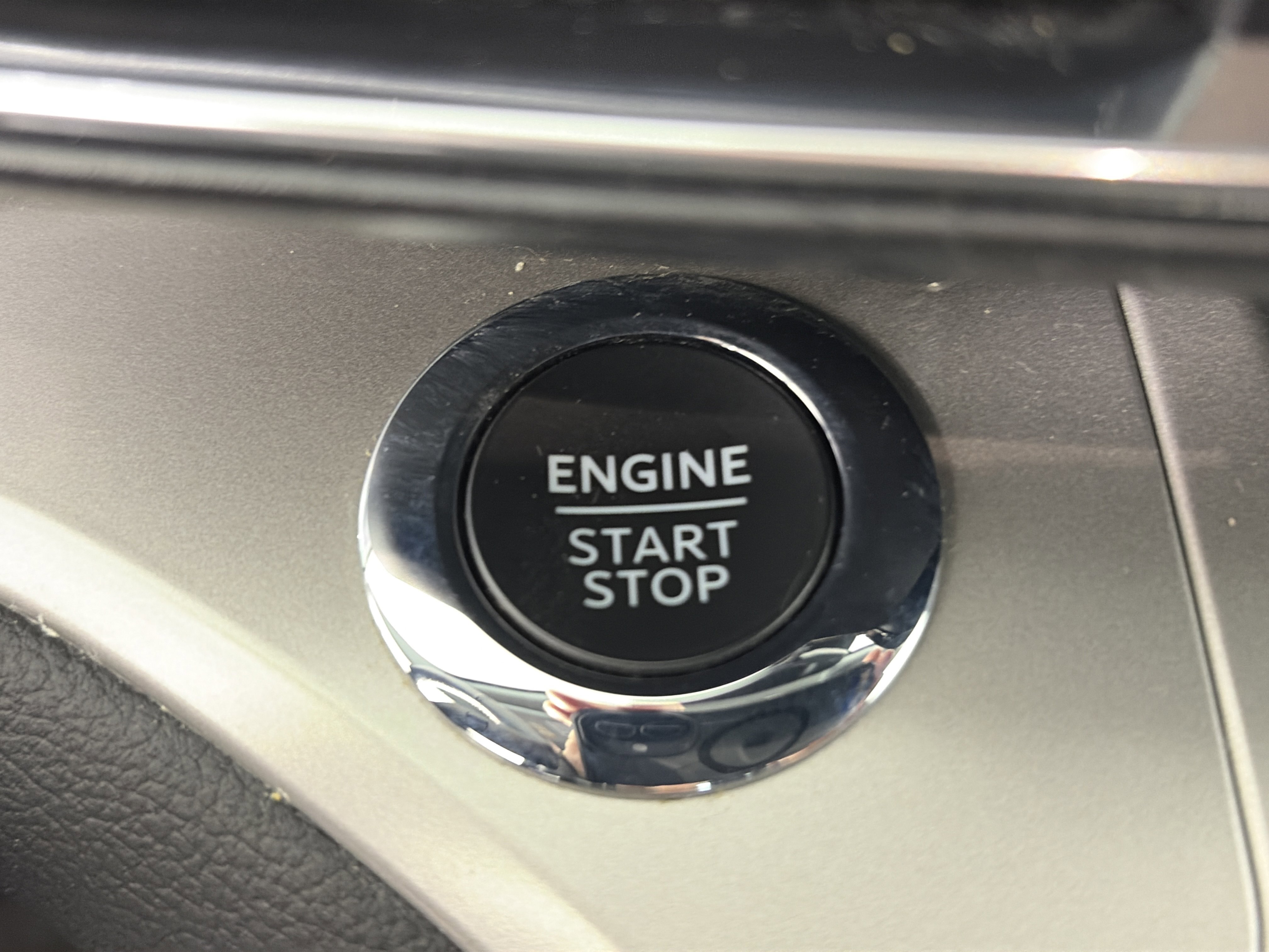 Used 2022 Ford Explorer XLT w/ Equipment Group 202A image 30