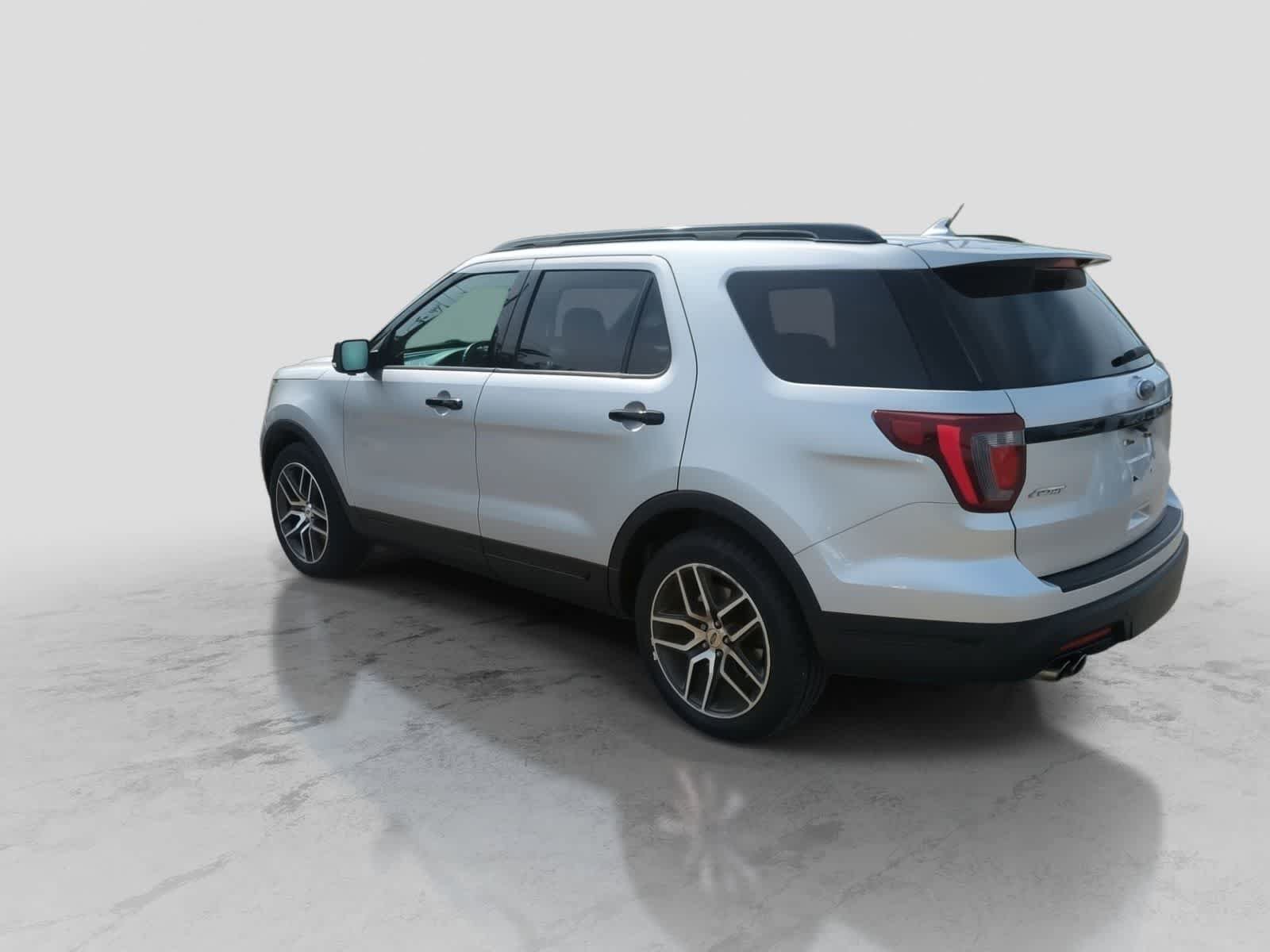 Used 2018 Ford Explorer Sport w/ Equipment Group 401A AWD/4WD image 6