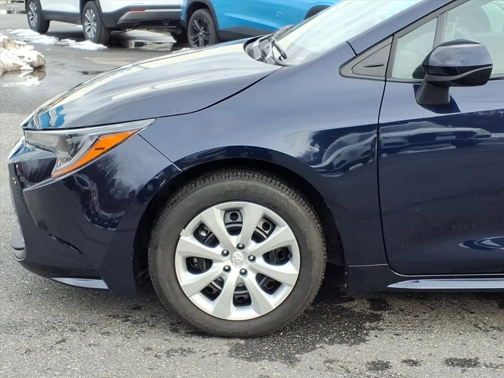 Used 2026 Toyota Corolla LE image 7