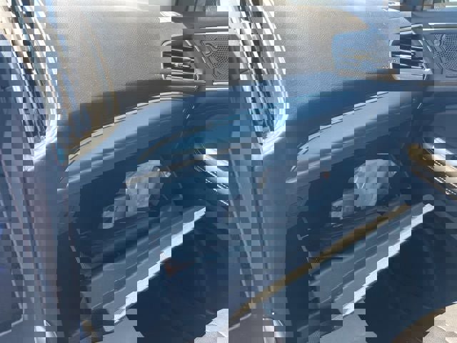 Used 2022 Ford Edge Titanium w/ Class II Trailer Tow Package AWD/4WD image 14