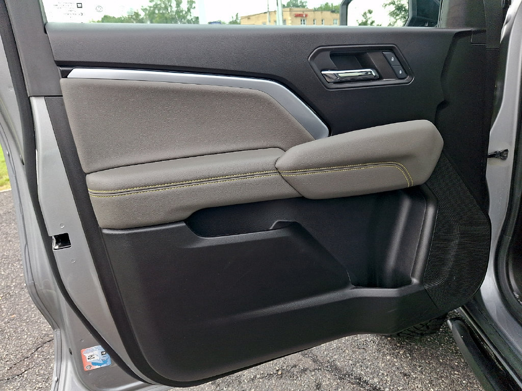 Used 2024 Chevrolet Colorado ZR2 w/ Safety Package AWD/4WD image 14
