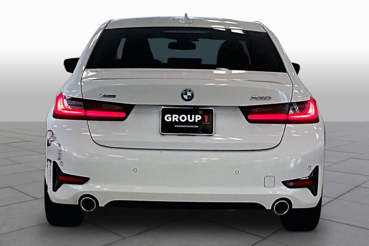 Used 2020 BMW 330i xDrive Sedan w/ Convenience Package AWD/4WD image 4
