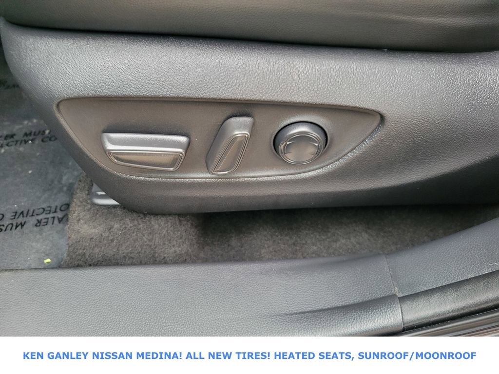 Used 2023 Toyota Highlander L image 37