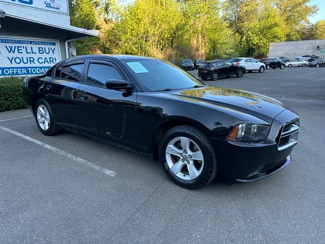 Used 2014 Dodge Charger SE w/ Connectivity Group RWD image 3