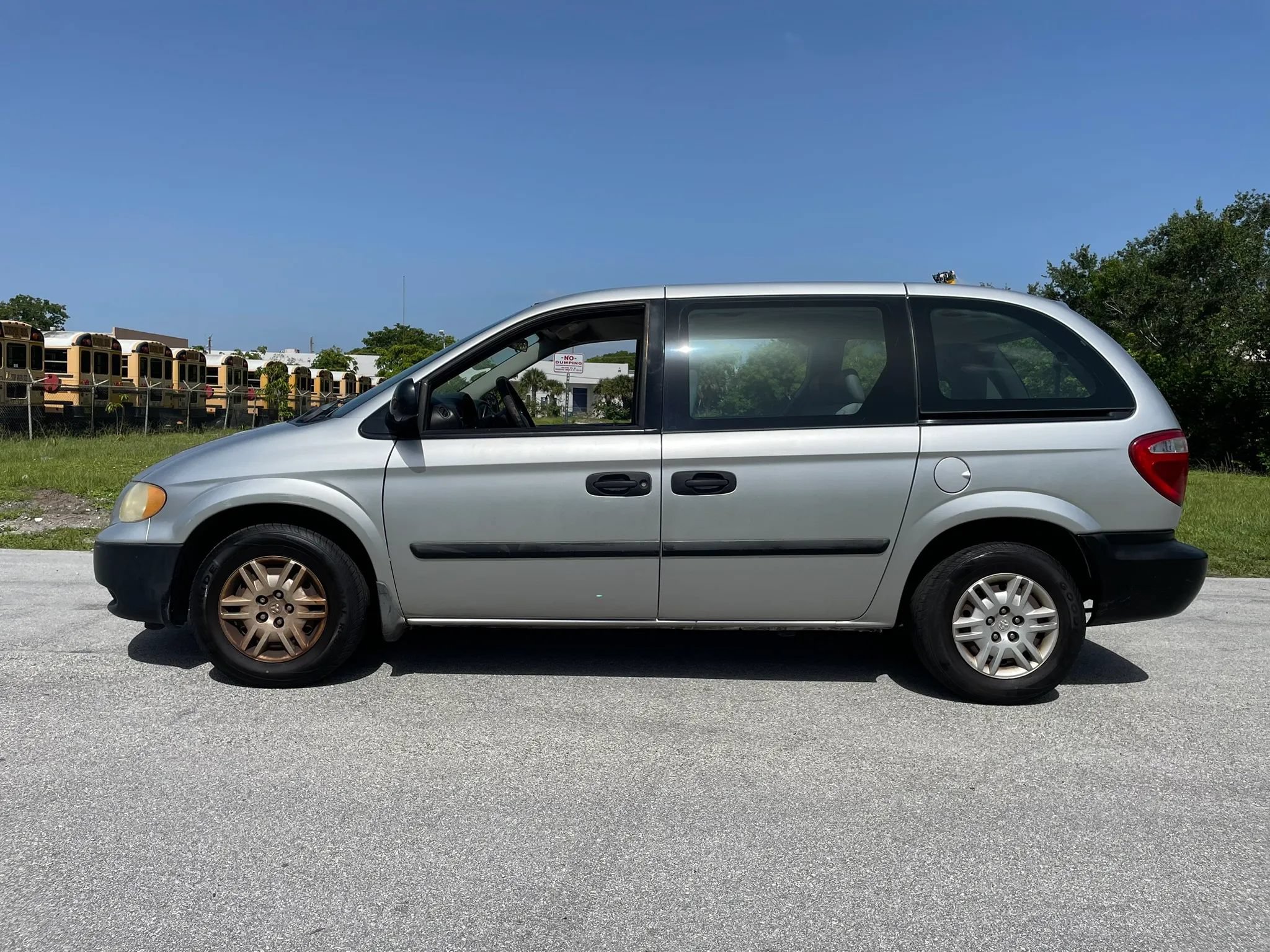 Used 2005 Dodge Caravan SE w/ Popular Equipment Group FWD image 6
