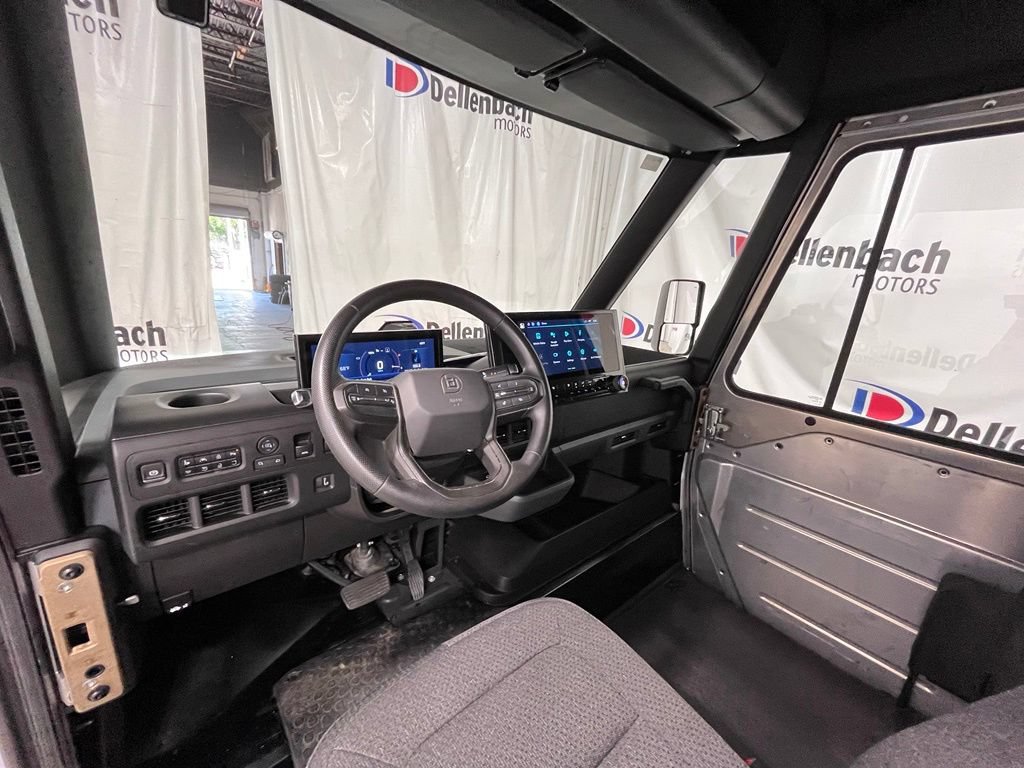 Used 2024 Chevrolet Brightdrop 400 w/ Commercial Equipment Package AWD/4WD image 11