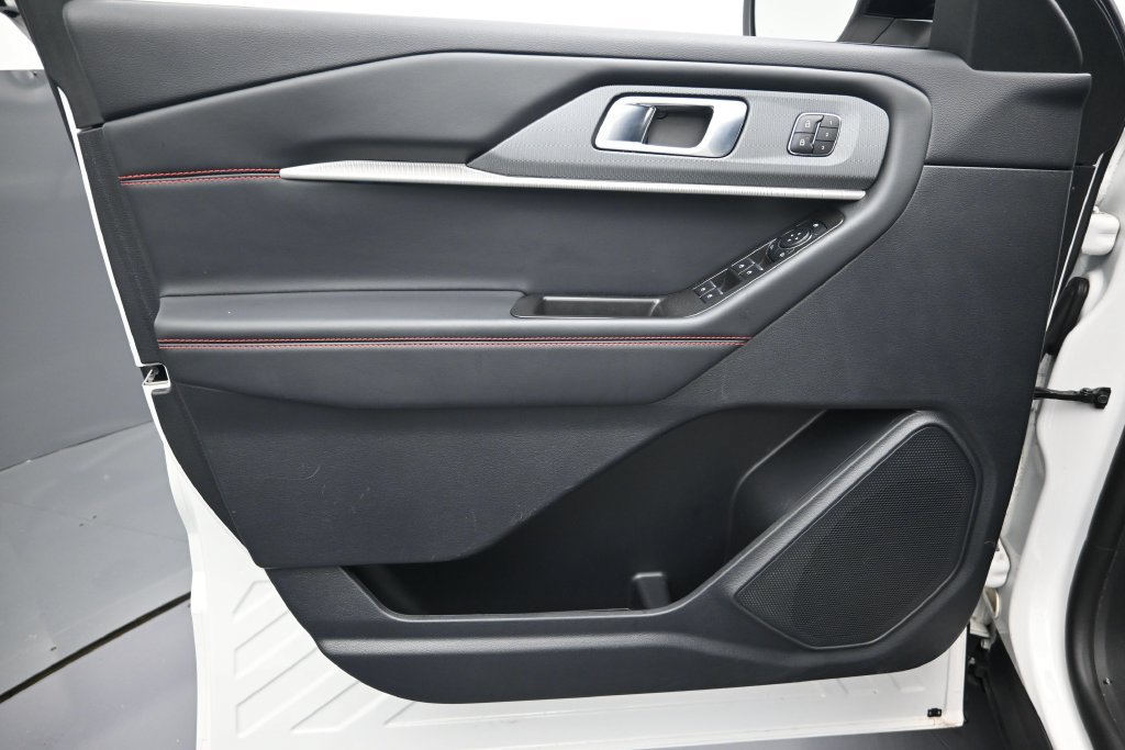 Used 2026 Ford Explorer ST-Line w/ ST-Line Street Pack RWD image 12
