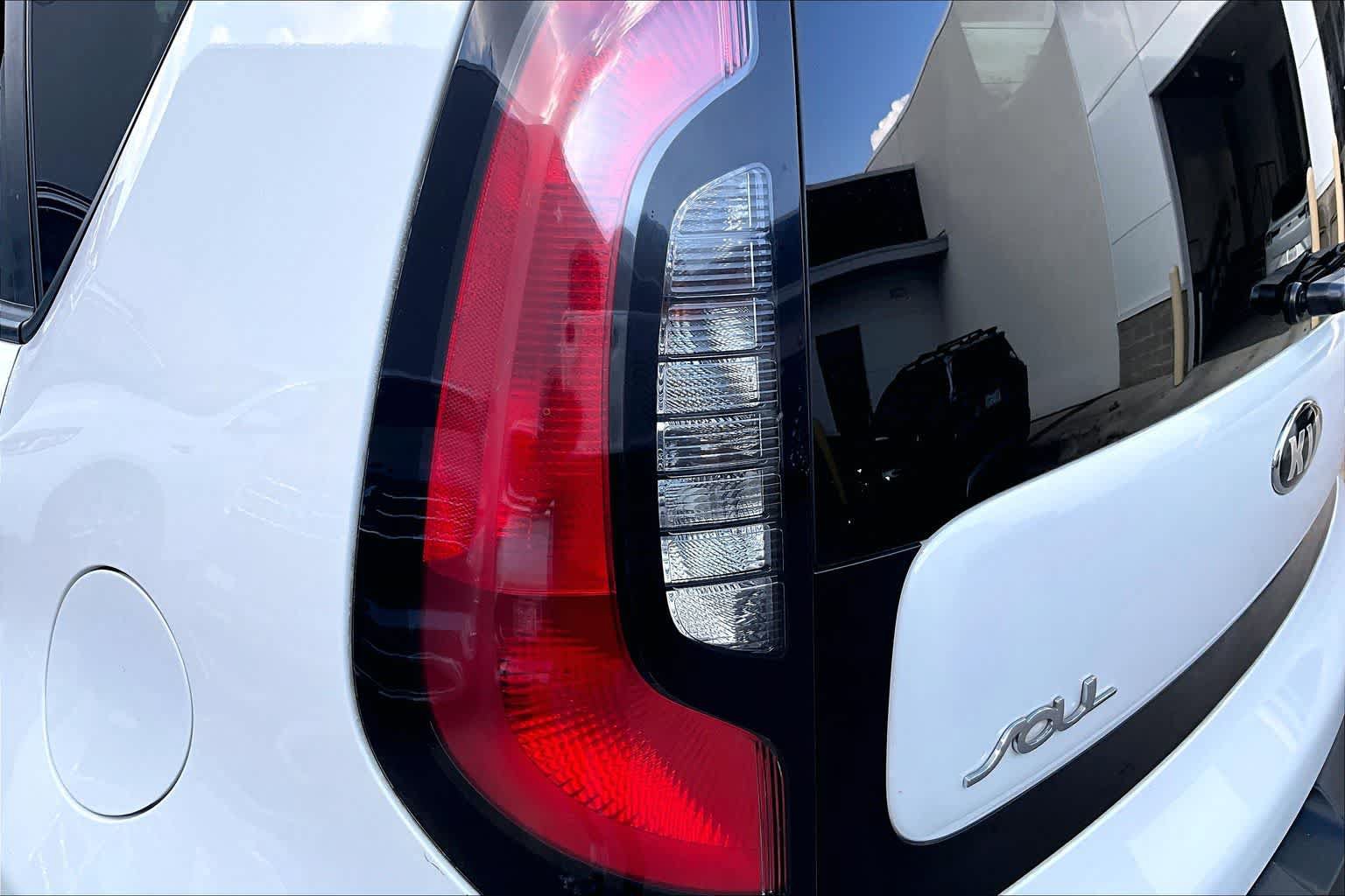Used 2014 Kia Soul FWD image 27