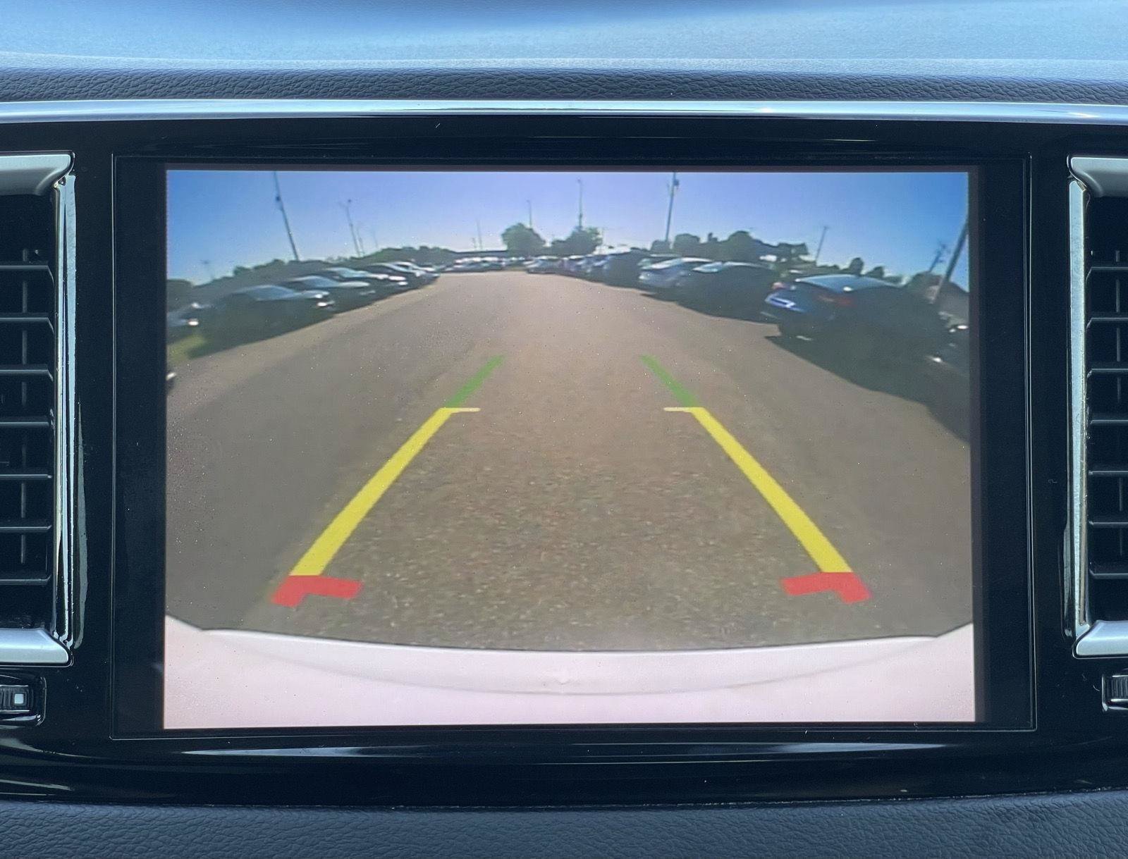 Used 2022 Chrysler Pacifica Touring-L FWD image 10