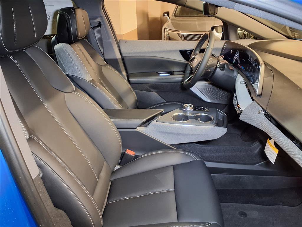 Used 2026 Cadillac Optiq Luxury 1 image 6