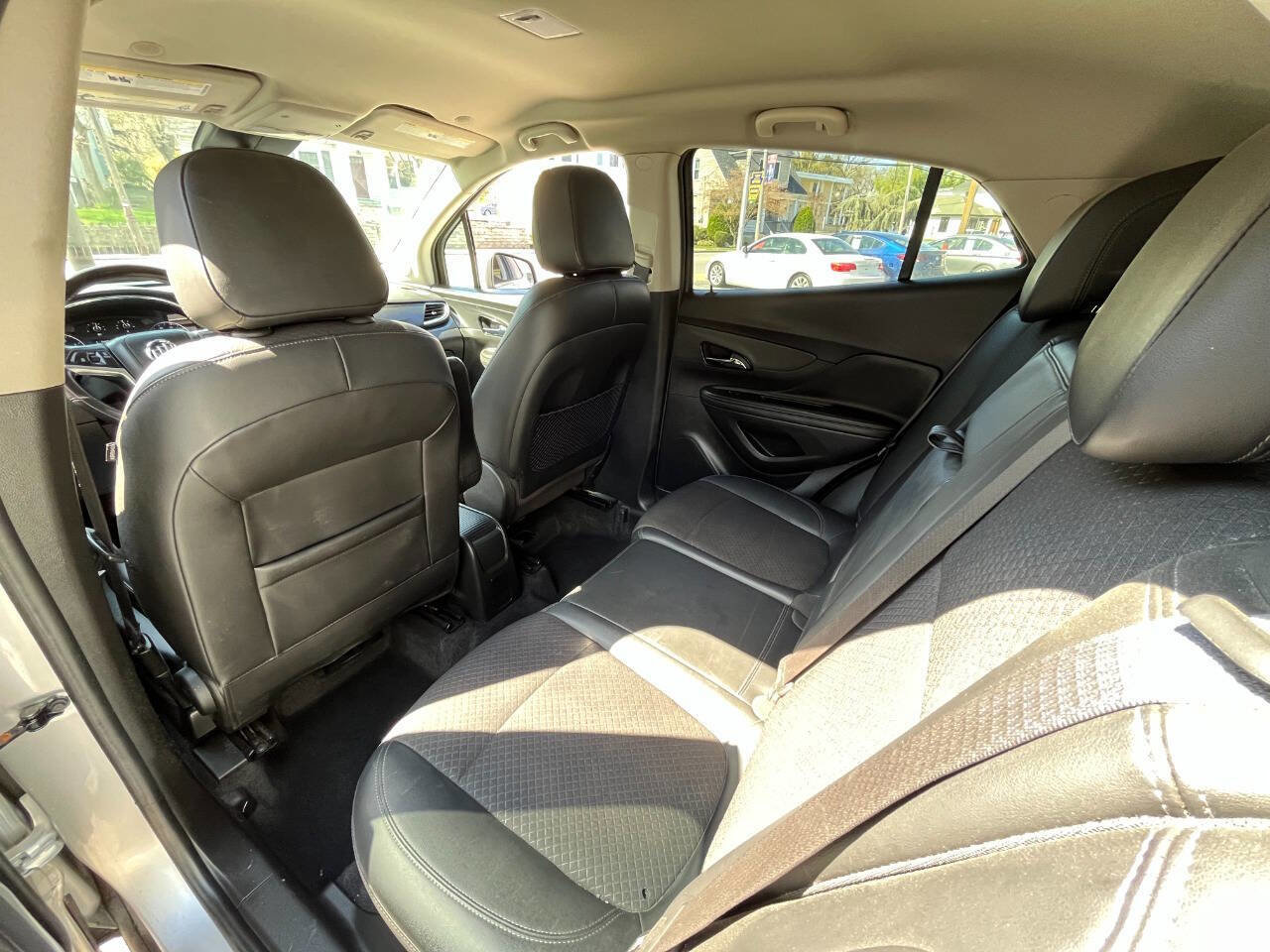 Used 2018 Buick Encore Preferred image 28