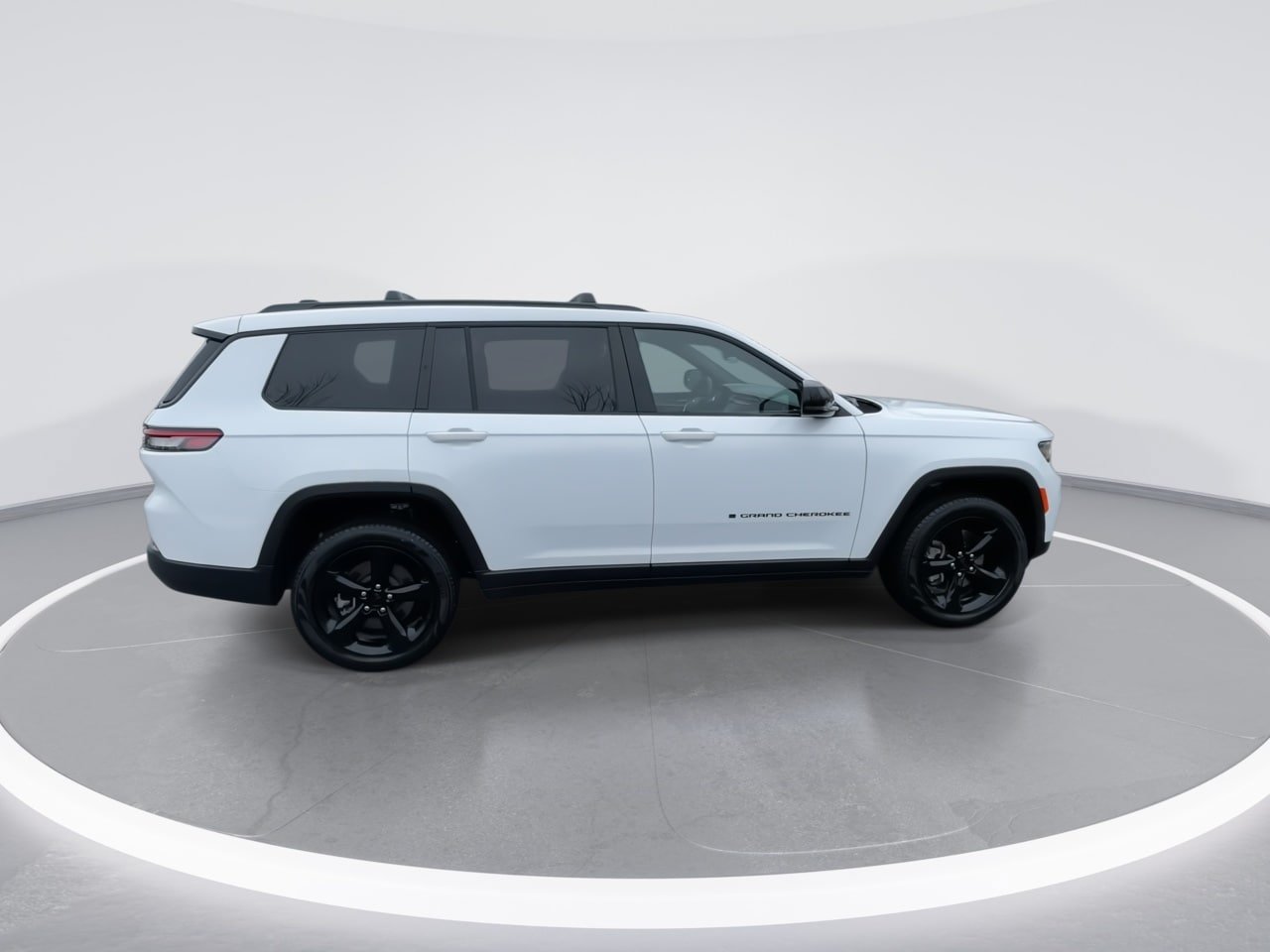 Used 2025 Jeep Grand Cherokee L Limited w/ Black Appearance Package AWD/4WD image 22