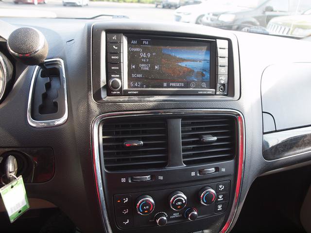 Used 2019 Dodge Grand Caravan SE FWD image 11