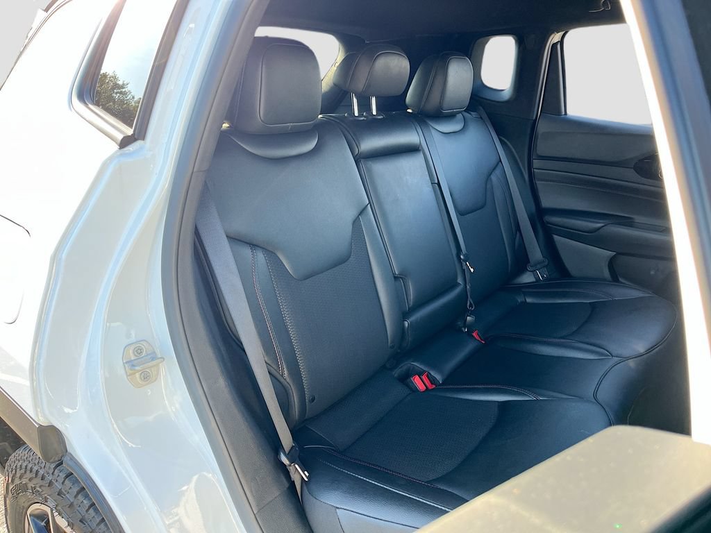 Used 2025 Jeep Compass Trailhawk AWD/4WD image 24