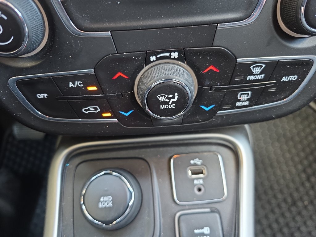 Used 2019 Jeep Compass Sport w/ Cold Weather Group AWD/4WD image 26