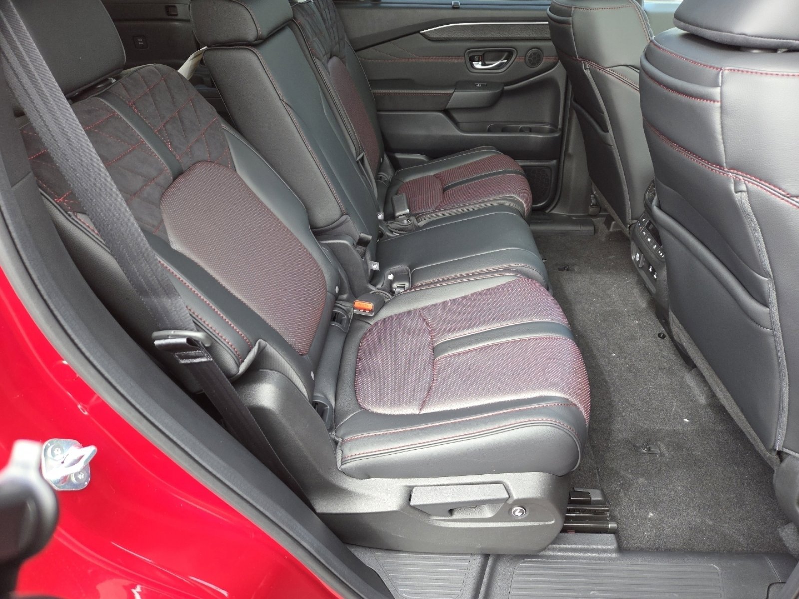 New 2026 Honda Pilot Black Edition image 21