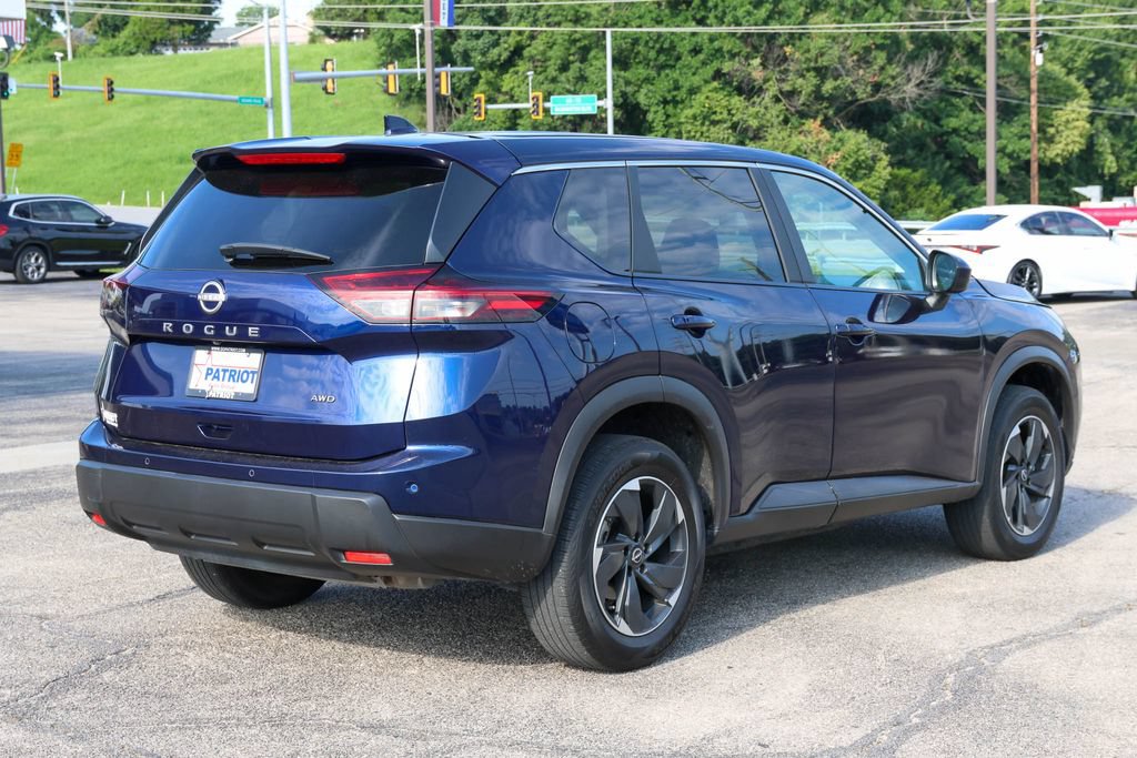 Used 2025 Nissan Rogue SV AWD/4WD image 26