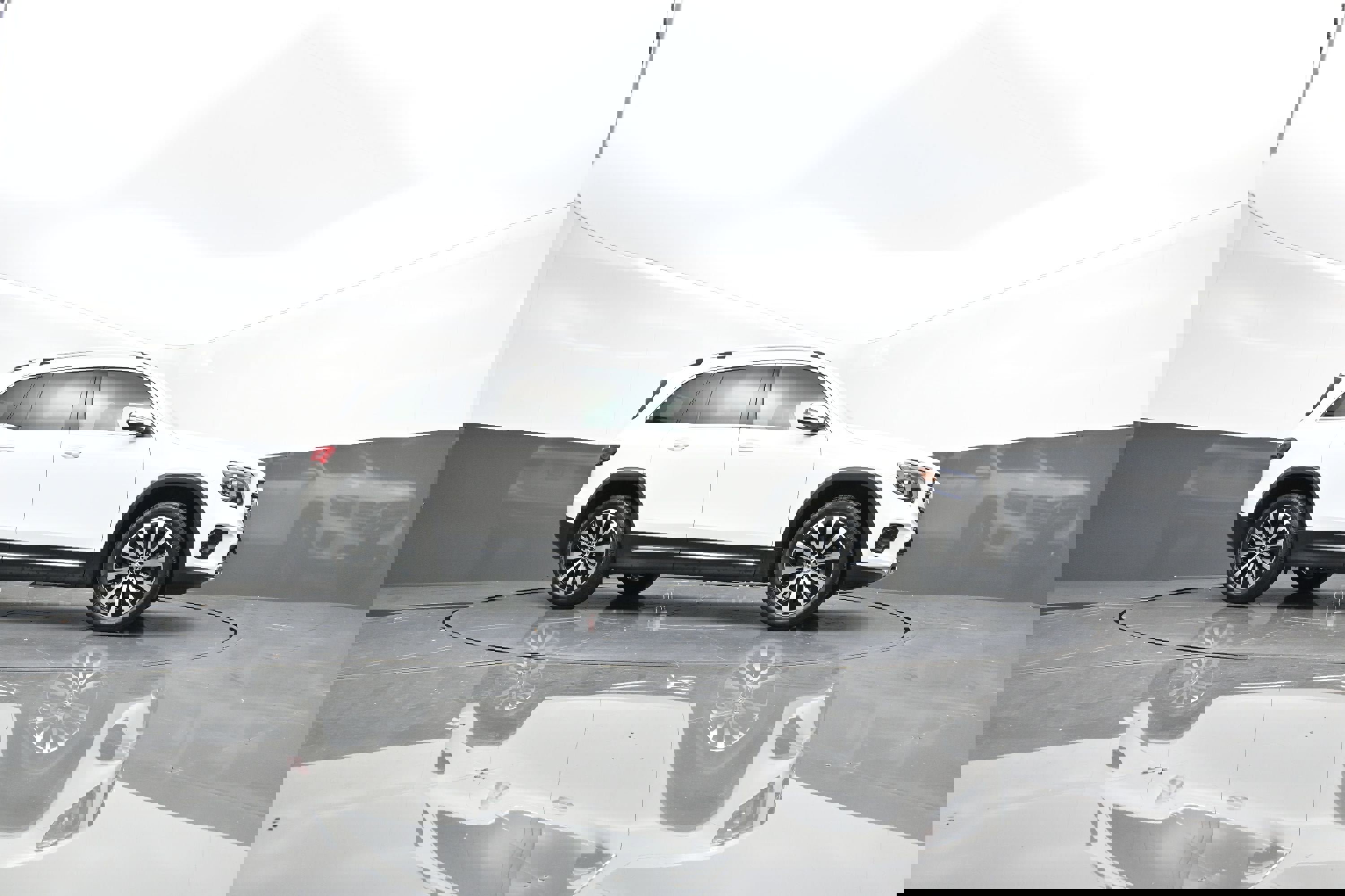 Used 2021 Mercedes-Benz GLB 250 4MATIC image 41