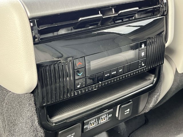 New 2026 Jeep Grand Wagoneer L Limited AWD/4WD image 17