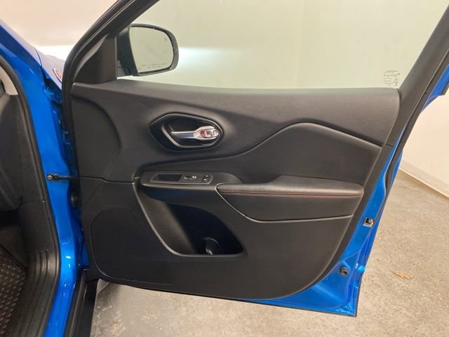 Used 2022 Jeep Cherokee Trailhawk image 23