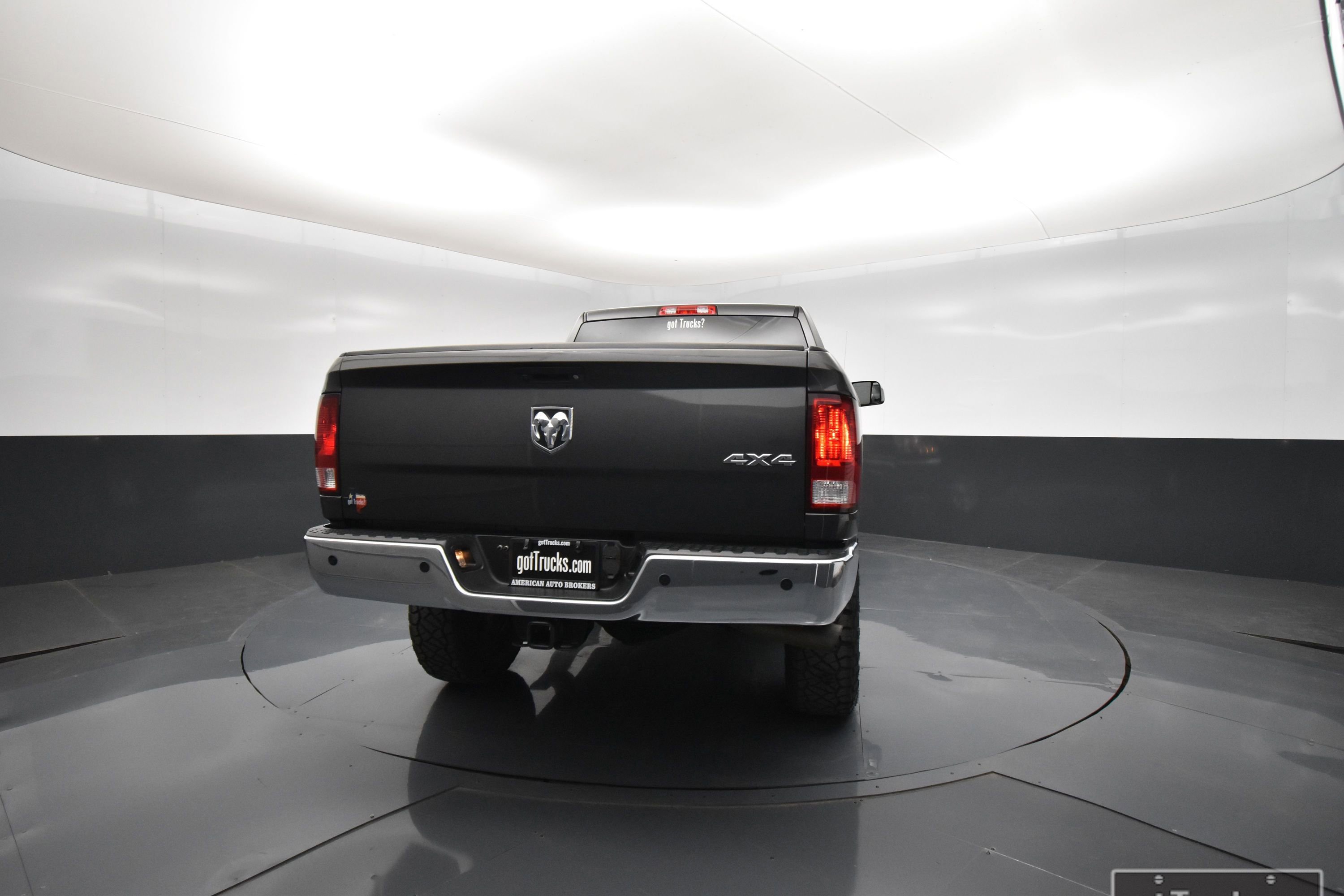 Used 2018 RAM 2500 Tradesman w/ Chrome Appearance Group image 6