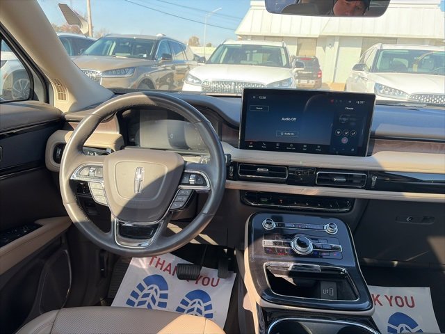 Used 2023 Lincoln Nautilus Reserve image 14