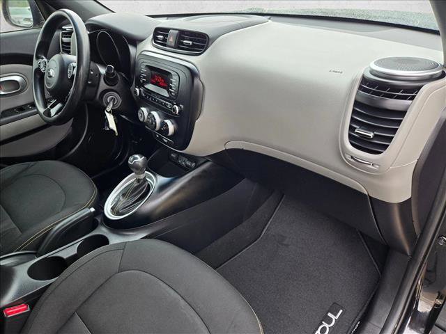 Used 2014 Kia Soul + FWD image 19