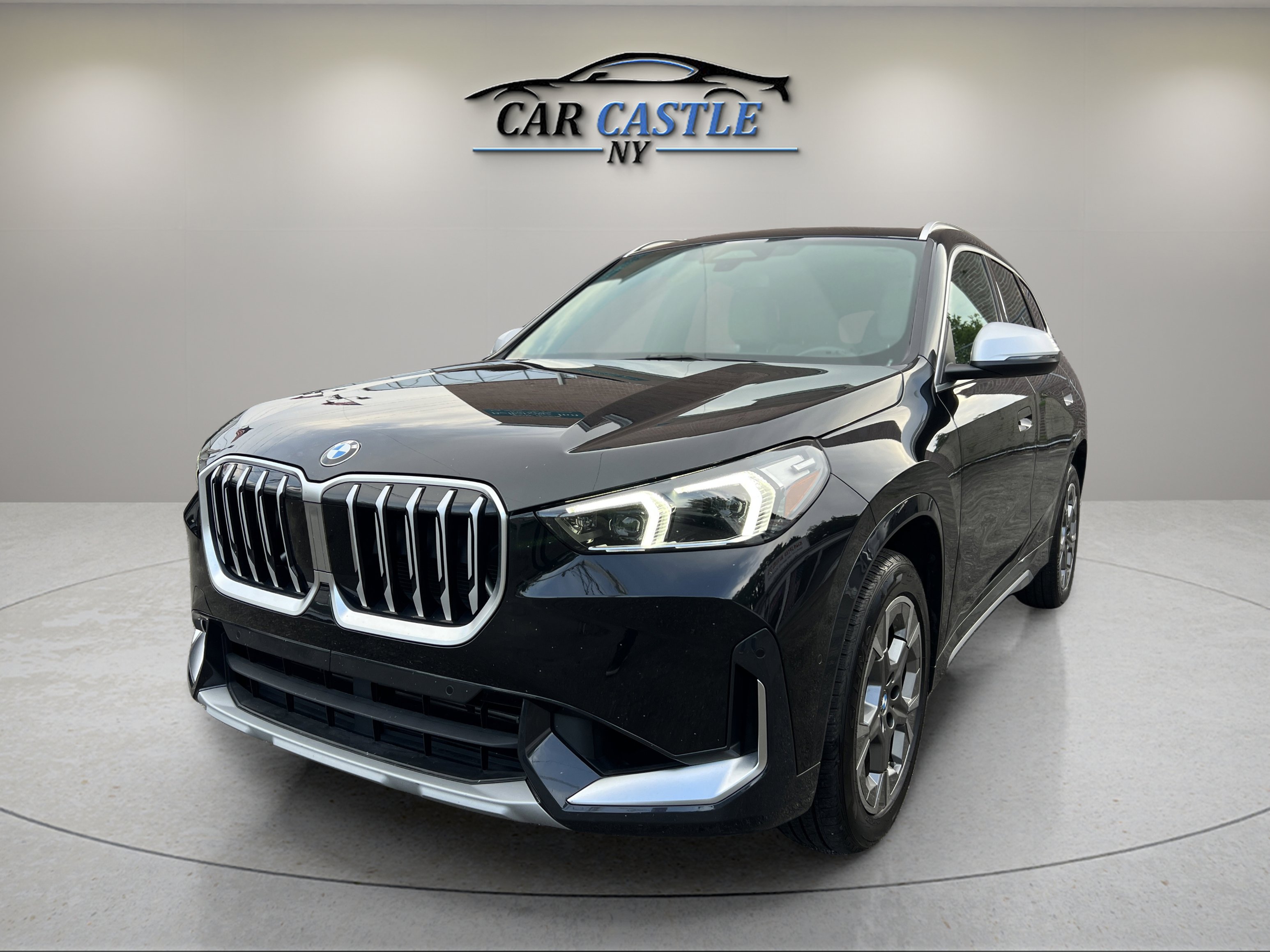 Used 2024 BMW X1 xDrive28i image 2