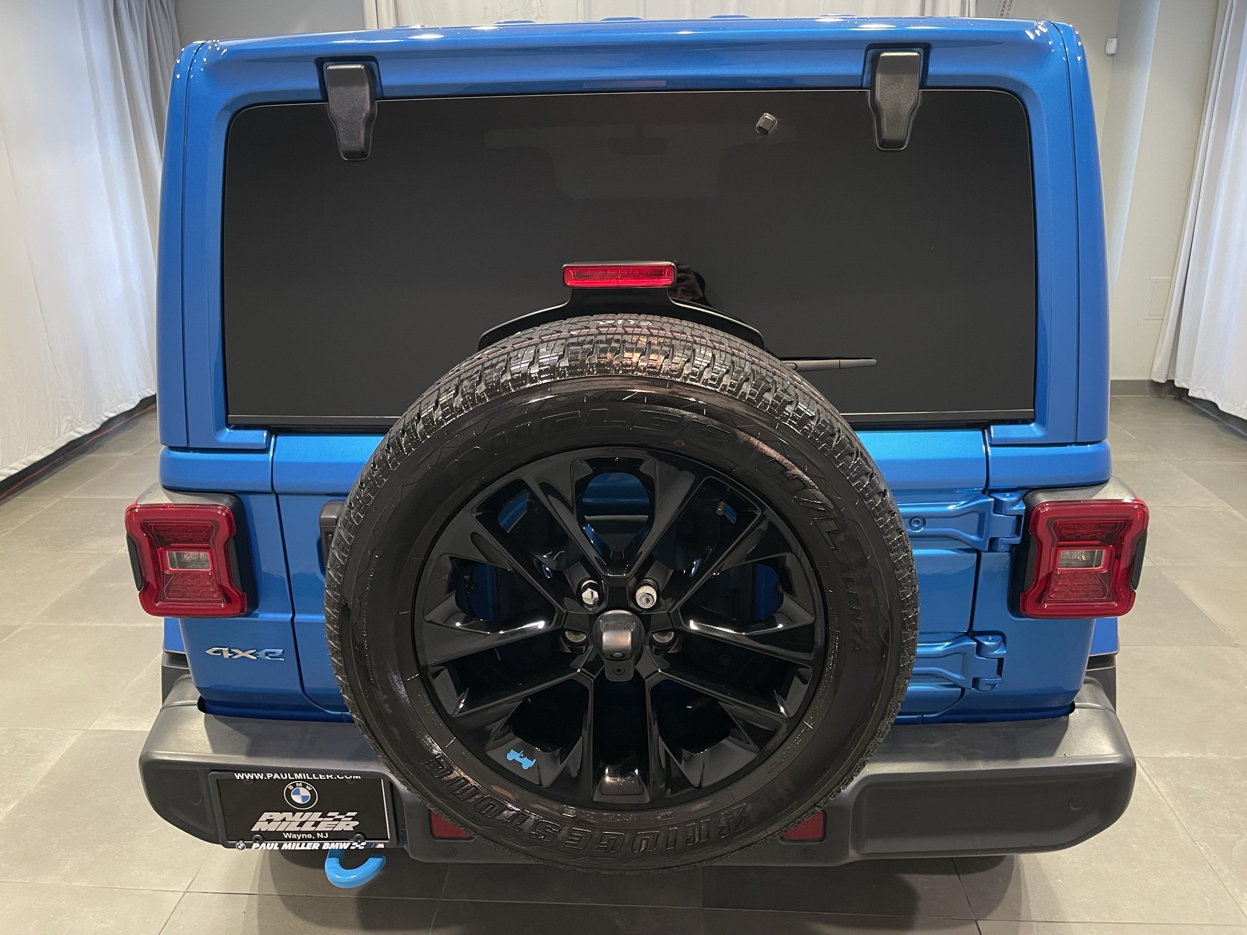 Used 2022 Jeep Wrangler Unlimited Sahara w/ Cold Weather Group AWD/4WD image 5