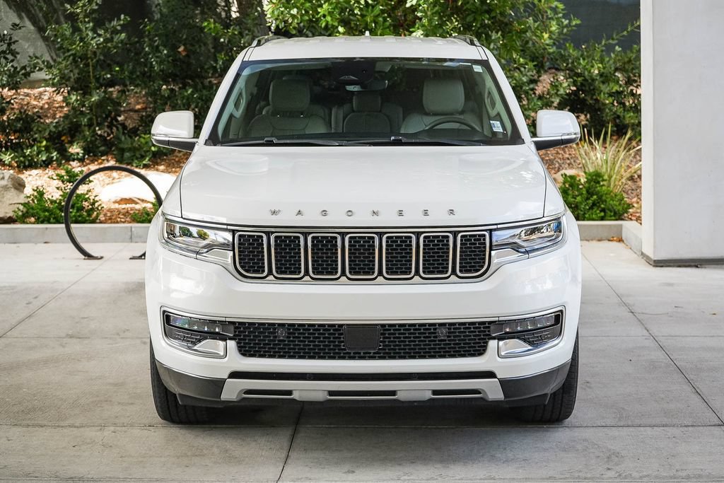 Used 2022 Jeep Wagoneer Series II RWD image 2