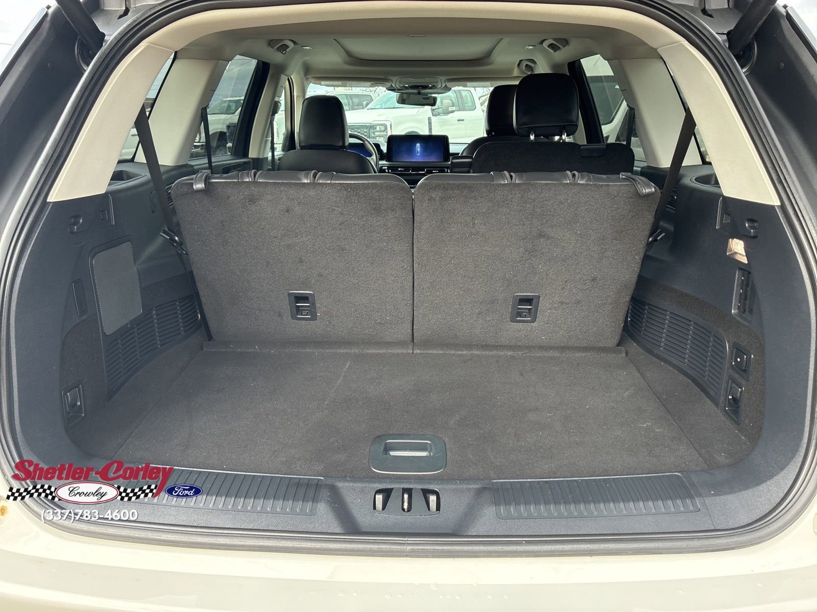 Used 2025 Lincoln Aviator 2WD image 11