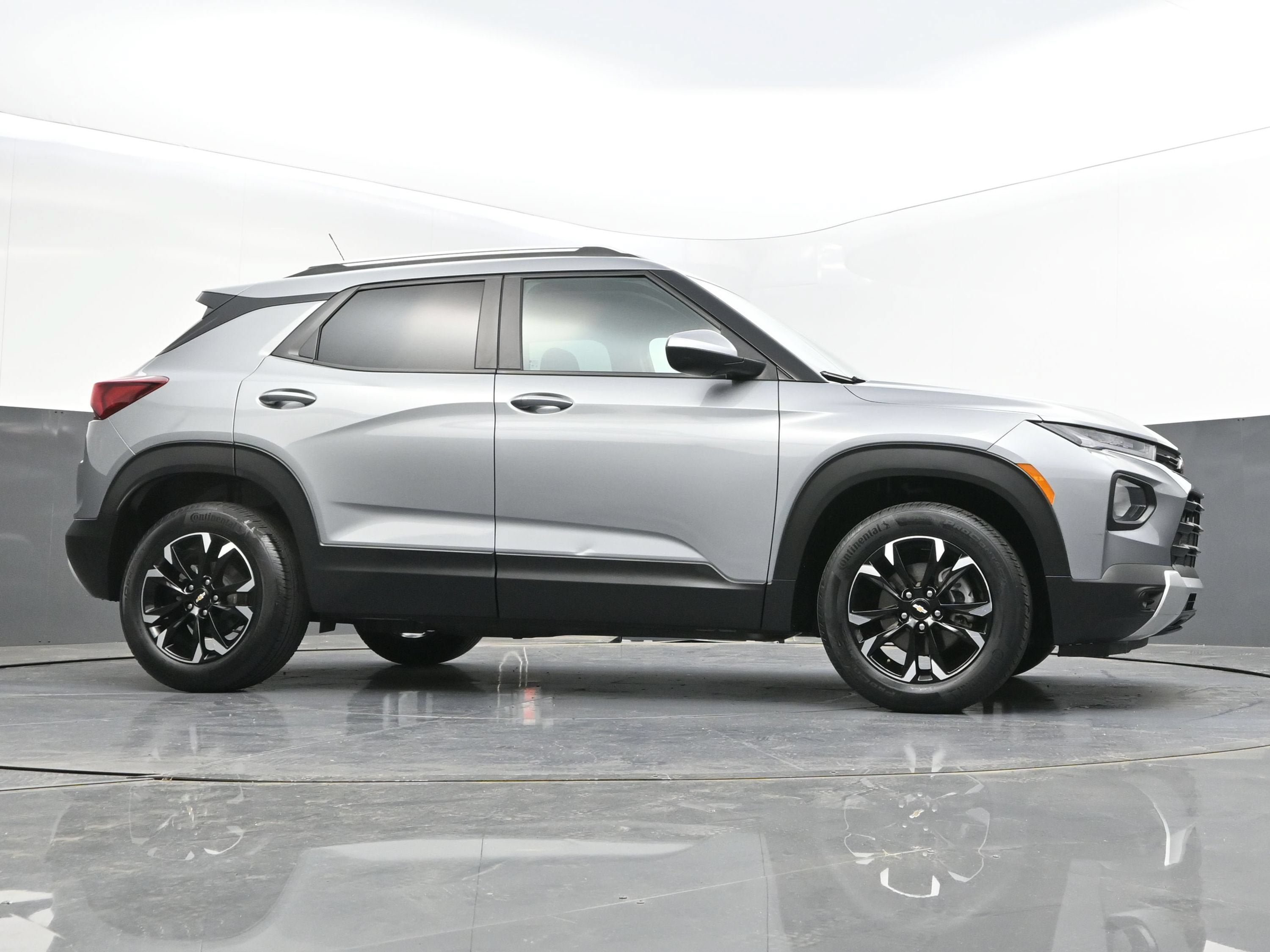 Certified 2023 Chevrolet TrailBlazer LT w/ Convenience Package FWD image 43
